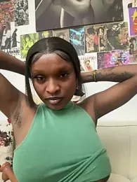 Lil-shawrie — Stripchat stream photo (May 2026)