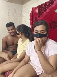 PRIYA_KOLKATA — вебкам-модель онлайн на stripchat