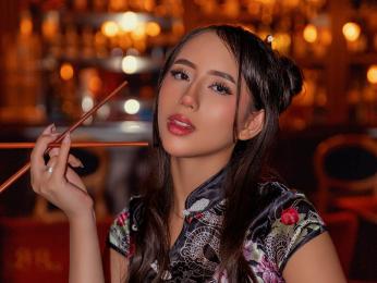 ZaraVellet — вебкам-модель онлайн на livejasmin