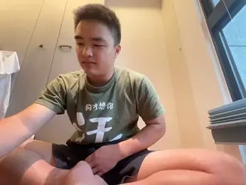 greenteazhang — вебкам-модель онлайн на stripchat