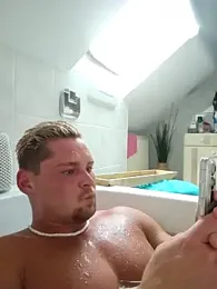 EddyRise- — вебкам-модель онлайн на stripchat