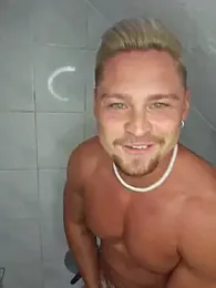 EddyRise- — вебкам-модель онлайн на stripchat