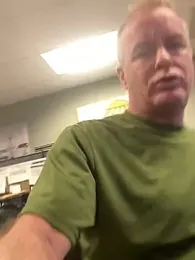 hintly — вебкам-модель онлайн на stripchat