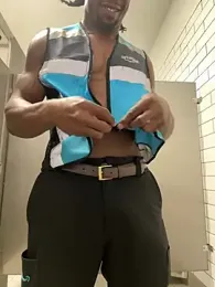 TyAthletic — вебкам-модель онлайн на stripchat