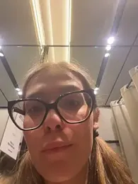 MilliWish — вебкам-модель онлайн на stripchat