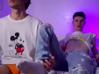 2honeyguys — вебкам-модель онлайн на chaturbate