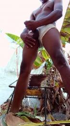 Blackmasterpiss — вебкам-модель онлайн на cam4