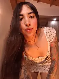 valeriahornier — вебкам-модель онлайн на stripchat