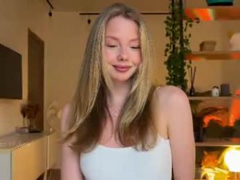elli_harmon — вебкам-модель онлайн на chaturbate