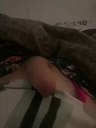 Young-hornyboy — Stripchat stream photo (Apr 2026)