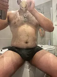 CloudyMuscleBeefy — Stripchat stream photo (Jun 2026)
