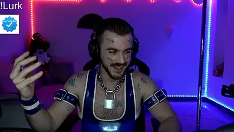 Mikev — вебкам-модель онлайн на stripchat