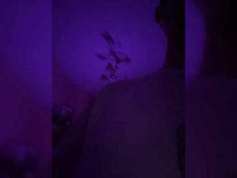 Josie-Den — вебкам-модель онлайн на bongacams