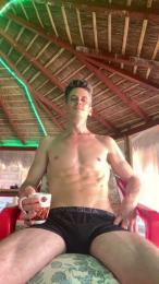 PianoTobe — вебкам-модель онлайн на cam4