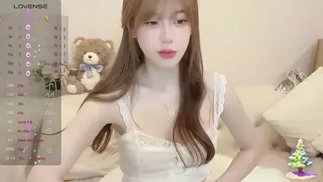 Yuuuuuly — Stripchat stream photo (Apr 2025)