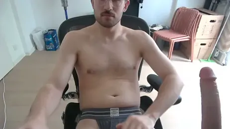 taallguyy_196 — вебкам-модель онлайн на stripchat