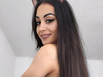 GiuliaLarry — вебкам-модель онлайн на livejasmin