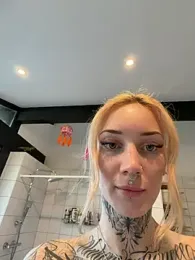 Stella-Kink — вебкам-модель онлайн на stripchat