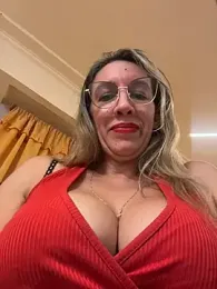 Gatitacarlita — Stripchat stream photo (Apr 2026)