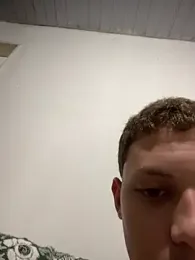 9vinsfd1 — вебкам-модель онлайн на stripchat