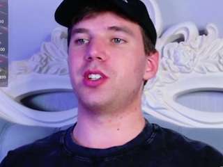 arthurwhitee — Camsoda stream photo (May 2026)