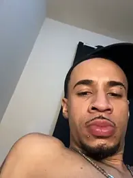 HickPietro — вебкам-модель онлайн на stripchat