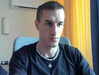 axl_fx — вебкам-модель онлайн на chaturbate
