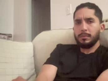 papicubano_guapo23cm — Chaturbate stream photo (Apr 2026)