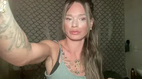 vinique99 — Stripchat stream photo (Apr 2026)