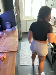 SweetPetiteNoir — stripchat