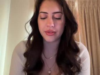 sieena — вебкам-модель онлайн на chaturbate
