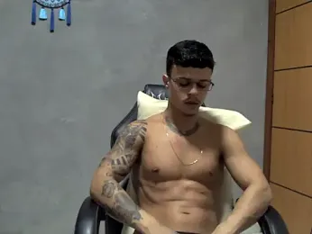 Gust027 — Stripchat stream photo (Apr 2026)