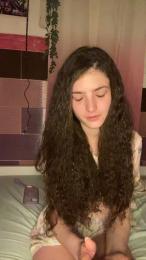 malia23 — вебкам-модель онлайн на cam4