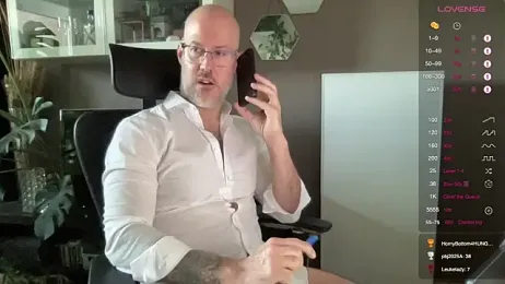 the_new_fit_rubinho — вебкам-модель онлайн на stripchat