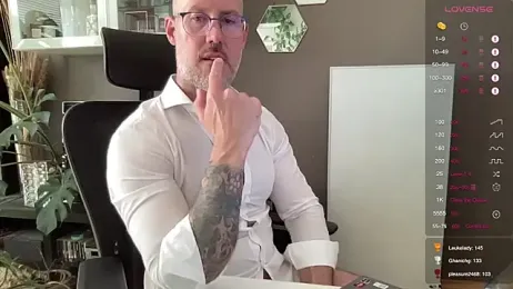 the_new_fit_rubinho — вебкам-модель онлайн на stripchat