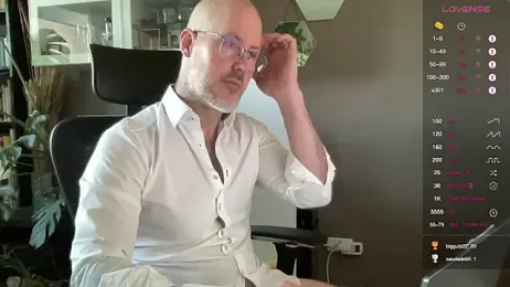 the_new_fit_rubinho — вебкам-модель онлайн на stripchat