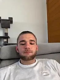 Benjamiinlt — Stripchat stream photo (Apr 2026)