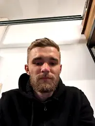 Benjamiinlt — Stripchat stream photo (Apr 2026)