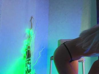 LuxuryBarbie — вебкам-модель онлайн на bongacams