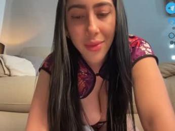 _gummies15 — вебкам-модель онлайн на chaturbate