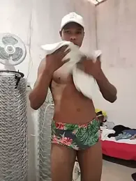 leumas_gg — Stripchat stream photo (May 2026)