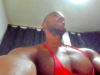 Yerry Hot — вебкам-модель онлайн на flirt4free