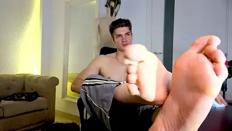 MaxKaiden — вебкам-модель онлайн на stripchat