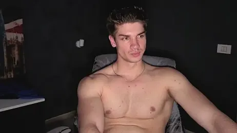 MaxKaiden — вебкам-модель онлайн на stripchat