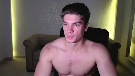 MaxKaiden — вебкам-модель онлайн на stripchat