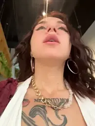 RosieDesire — вебкам-модель онлайн на stripchat