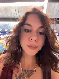 RosieDesire — вебкам-модель онлайн на stripchat