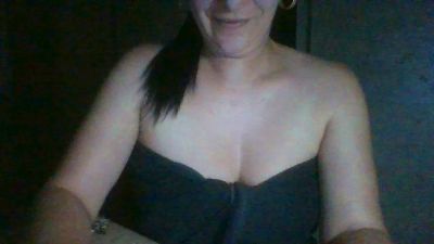 Adela — вебкам-модель онлайн на cam4