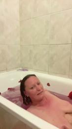 Nadine1990 — вебкам-модель онлайн на cam4