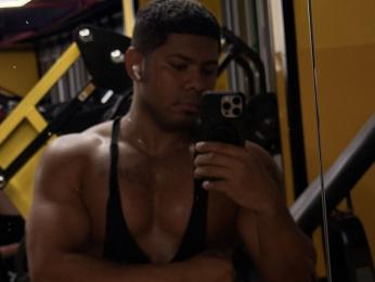 LeonMike — вебкам-модель онлайн на livejasmin